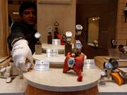 Luxusartikel wie Uhren sind laut Experten insbesondere in China vermehrt gefragt. Aber auch hierzulande dürfte der Luxusmarkt wachsen. (Bild: KEYSTONE/ALESSANDRO DELLA BELLA)