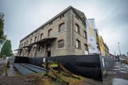 Im SBB-Lagerhaus am Wasser sollen unter anderem Museen ihren Platz finden und Wohnungen entstehen. (Bild: Reto Martin)