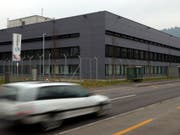 Bietet keine Zellen für Mütter mit minderjährigen Kindern mehr an: das Regionalgefängnis Thun. (Bild: KEYSTONE/PETER SCHNEIDER)