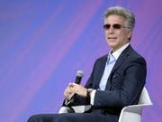 SAP-Chef Bill McDermott kann mit Entwicklung des Software-Konzerns zufrieden sein. (Bild: KEYSTONE/EPA/ETIENNE LAURENT)
