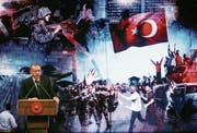 Präsident Erdogan spricht an einer Gedenkveranstaltung zum gescheiterten Putschversuch. (Bild: Adem Altan/AFP (Ankara, 13. Juli 2017))