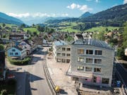 Der Neubau der Raiffeisenbank Obertoggenburg in Nesslau nimmt immer mehr Gestalt an. (Bild: PD)