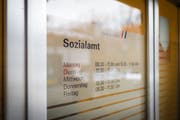 Junge Familien sind immer häufiger auf Unterstützung des Sozialamts angewiesen. (Bild: Benjamin Manser)