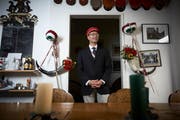 Er gilt als profunder Kenner der Studentenverbindungsszene in der ganzen Schweiz: «Semper Fidelis»-Altherr Erich Schibli im Vereinslokal am Fluhmattweg. (Bild: Jakob Ineichen (Luzern, 10. Juli 2018))