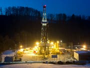 Der Bohrturm fürs Geothermieprojekt steht im Frühling vor fünf Jahren im Sittertobel. (Bild: Hanspeter Schiess, 4. März 2013)