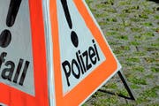 Die Polizei bittet um Hinweise zu einem Verkehrsunfall in Sachseln. (Bild: OZ)