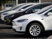 Mit einem grossen Schlusseffort schaffte Tesla die anvisierte Produktion von 5000 Autos pro Woche. (Bild: KEYSTONE/AP/DAVID ZALUBOWSKI)