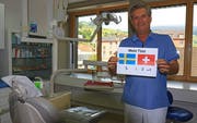 Göran Hagne fühlt den Achtelfinalisten Schweden und Schweiz auf den Zahn und ist überzeugt: Es geht ins Penaltyschiessen. (Bild: Robert Kucera)