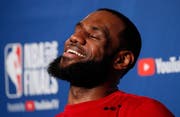 LeBron James an einer Pressekonferenz während der NBA-Finalspiele vor einem Monat. (Bild: John G. Mabanglo Shutterstock/EPA; Cleveland, 5. Juni 2018)