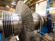 Die Industriekonjunktur brummt laut dem Einkaufsmanagerindex - trotz kleinem Rückgang im Juni - weiterhin. (Bild: KEYSTONE/AP/Martin Meissner)