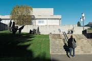Trügerische Idylle vor dem Hauptgebäude: Die HSG ist derzeit mehrfach mit Ungemach konfrontiert. (Bild: Gian Ehrenzeller/KEY)