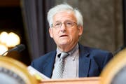 Hans Stöckli im Ständerat (Bild: Anthony Anex / Keystone (Bern, 13. Juni 2018))