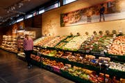 Obst und Gemüse in einer Coop-Filiale (Bild: Walter Bieri / Keystone (Zumikon, 13. Dezember 2016))