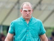 Bruno Gisler verabschiedet sich aus dem Sägemehl (Bild: KEYSTONE/URS FLUEELER)