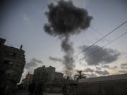 Rauchschwaden über Gaza nach israelischen Luftangriffen. (Bild: Keystone/EPA/HAITHAM IMAD)