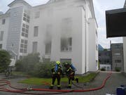 Das vom Brand betroffene Mehrfamilienhaus in Ibach (Bild: Kantonspolizei Schwyz)