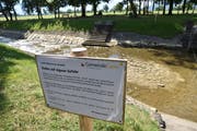 Bisher hat die Gemeinde Grabs noch keine Kenntnis von Entenflöhen im Voralpsee. Sollte sie konkrete Meldungen aus der Bevölkerung bekommen, überlegt sie sich das Aufstellen von Hinweisschildern, wie es Gams am Freitag am Simmi-Weiher getan hat.
