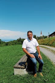 Norbert Rüttimann ist gerne in seinem Dorf unterwegs. (Bild: Martin Rechsteiner)