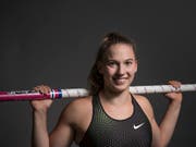 Kommt immer besser in Form: die Stabhochspringerin Angelica Moser (Bild: KEYSTONE/CHRISTIAN BEUTLER)