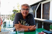 Tief im Gespräch: Werner Sutter erzählt gerne von seiner Kindheit in Rorschach. (Bild: Rossella Blattmann)