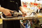 So sieht ein Euphonium aus. Foto aus der Werkstatt für Blechinstrumente bei Musikpunkt in Luzern. (Bild: Archiv LZ/2012)