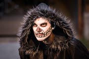 Autor, Regisseur, Produzent und Schauspieler zugleich: der Projektverantwortliche Simon Keller in der Rolle des Herrn Gevatter.