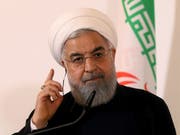 US-Präsident Donald Trump solle nicht mit dem Feuer spielen, warnte der iranische Präsident Hassan Ruhani (im Bild). Der iranische Präsident hat im Konflikt mit den USA den Ton verschärft und mit einer Blockade der Ölexport-Routen am Persischen Golf gedroht. (Bild: KEYSTONE/AP/RONALD ZAK)