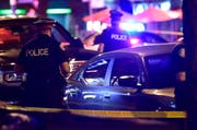 Bei einer Schiesserei im kanadischen Toronto sind gemäss der örtlichen Polizei zwei Personen getötet worden. Zahlreiche weitere wurden verletzt. (Bild: KEYSTONE/AP The Canadian Press/FRANK GUNN)