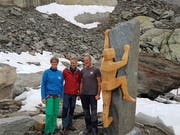 Das Hüttenwart-Ehepaar Walter und Gertrud Gisler haben Hans Gisler (Mitte) tatkräftig unterstützt. (Bild: Bernhard Gisler, Realp, 21. Juli 2018)