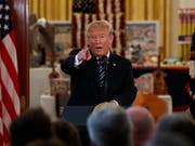 US-Präsident Donald Trump beabsichtigt, einige seiner Kritiker vom Zugang zu geheimen Informationen auszuschliessen. (Bild: KEYSTONE/AP/EVAN VUCCI)
