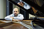 Eine kämpferische Haltung werde in der Schweiz nicht goutiert, sagt der international erfolgreiche Jazzpianist Claude Diallo. (Bild: Martin Preisser)