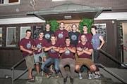 Das Organisationskomitee des Openairs Bütschwil: Hinten, von links: Lukas Ruoss, Michael Schmid, Silvan Kalberer, Jürg Scherrer, Olivia Hug. Vorne, von links: Severin Ammann, Lukas Macario, Patrick Hollenstein, Roger Bachmann, Pius Gemperle. Sandro Brändle fehlt. (Bild: PD)