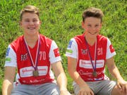 Die beiden Urner Nachwuchsspieler Noah Imhof (links) und Linus Arnold holten bei den Prag-Games zusammen mit ihren B14-Teamkollegen von Zug United den Turniersieg. (Bild: PD, Prag, 14. Juli 2018)