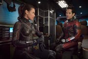 Zwischen ihnen stimmt die Chemie: Ant-Man (Paul Rudd, rechts) und The Wasp (Evangeline Lilly). (Bild: Disney)