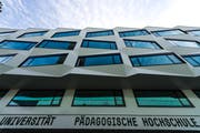 Die Entlassung des Theologieprofessors Martin Mark gibt an der Uni Luzern zu Reden (Bild: Roger Grütter, 29. September 2017)