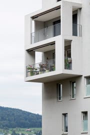 Ein Balkon kann einen Nachbarschaftsstreit auslösen. (Bild: Peter Käser)