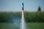 Noch darf sie gezündet werden: Eine Rakete aus dem Sortiment der Bugano AG aus Neudorf, der grössten Herstellerin von Feuerwerk in der Schweiz. (Bild: Dominik Wunderli, 25. Juli 2018)