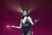Jessie J. animierte das Publikum zum Mitmachen. (Bild: Dominik Wunderli (Luzern, 24. Juli 2018))