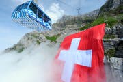 600 Arbeitsstunden sind zur Herstellung der Schweizerfahne nötig. (Bild: Urs Bucher)