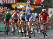 Triumphiert in der 18. Etappe: Arnaud Démare. (Bild: Kim Ludbrook/EPA (Pau, 26. Juli 2018))