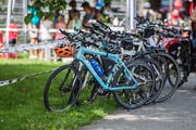 Abgestellte Velos anlässlich des Slow-up 2017 am Bodensee. (Bild: Thi My Lien Nguyen)