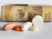 Statt auf dem Drogenmarkt Geld auszugeben, beschafften sich im Kanton Bern einzelne Pflegende Betäubungsmittel in der Spital- oder Heimapotheke. (Bild: KEYSTONE/GAETAN BALLY)