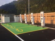 Die E-Tankestellen auf der Gotthard-Raststätte A2 Uri. (Bild: PD)