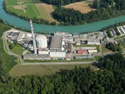 Wegen der warmen Aare muss das AKW Mühleberg seine Leistung zeitweise um rund 10 Prozent reduzieren. (Bild: KEYSTONE/ALESSANDRO DELLA BELLA)