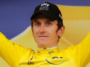   The Britishman Geraint Thomas is wearing the yellow jersey even after the time trial and is preparing to make his first victory in three weeks (Image: KEYSTONE / EPA / SEBASTIEN NOGIER) 