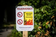 In Mosnang gilt nun auch ein absolutes Feuer- und Feuerwerksverbot im Freien. (Symboldbild: Benjamin Manser)