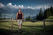 Der 21-jährige Kernser Stefan Ettlin auf seiner Alp am Pilatus. (Bild: Pius Amrein (Alpnach, 26. Juli 2018))