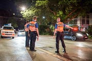 Die Polizei im Einsatz. © Urs Bucher/TAGBLATT