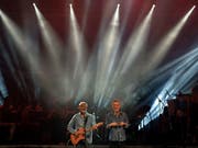 Für die Haftentlassung von Ex-Präsident Lula da Silva: Superstars Gilberto Gil und Chico Buarque (rechts) an dem Festival in Rio de Janeiro. (Bild: KEYSTONE/AP/LEO CORREA)