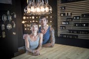 Vom Bund gebüsst: Esther König und Marc Juchler von der Firma Konigs. (Bild: Ralph Ribi)